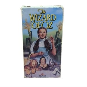 The Wizard of Oz VHS (1939) – Family/Musical Classic
